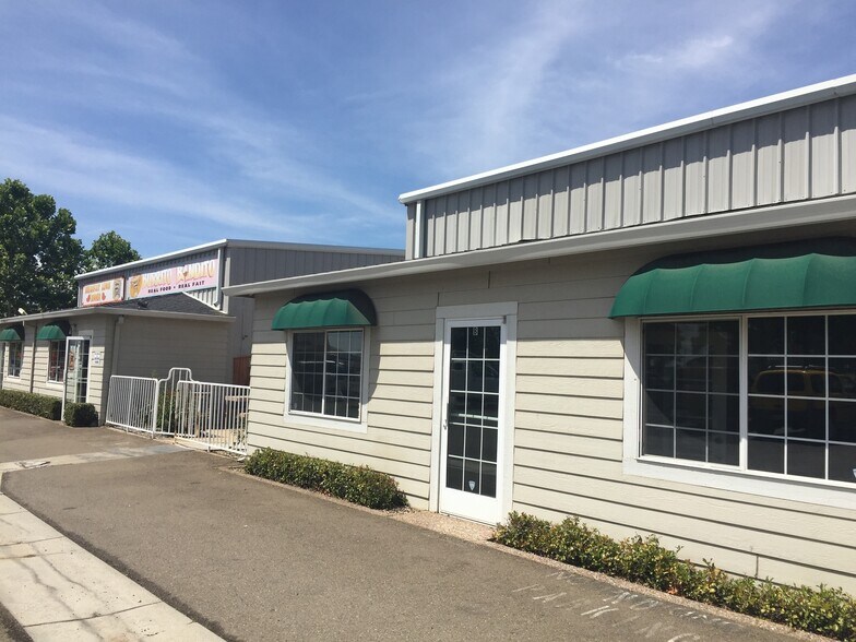 8938 Airport Rd, Redding, CA à louer - Photo de l’immeuble – Image 2 sur 5