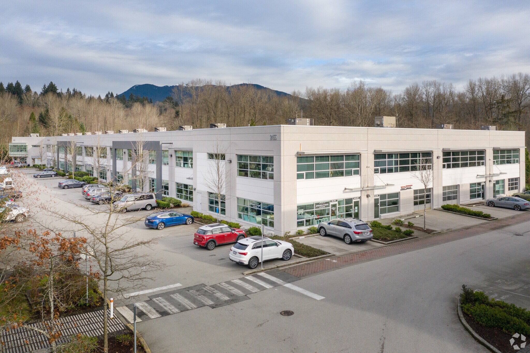 2455 Dollarton Hwy, North Vancouver District, BC à louer Photo de l’immeuble– Image 1 sur 14