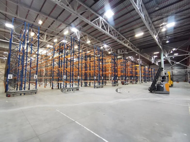 Industriel/Logistique dans Roncq à louer - Photo de l’immeuble – Image 2 sur 6