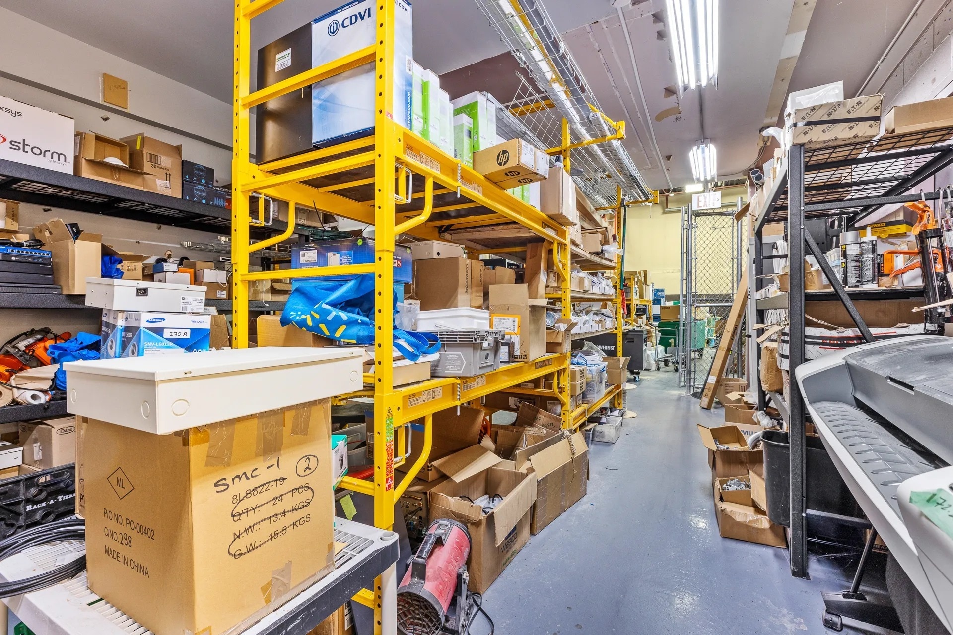 1600 Laperriere Ave, Ottawa, ON à louer Photo intérieure– Image 1 sur 16