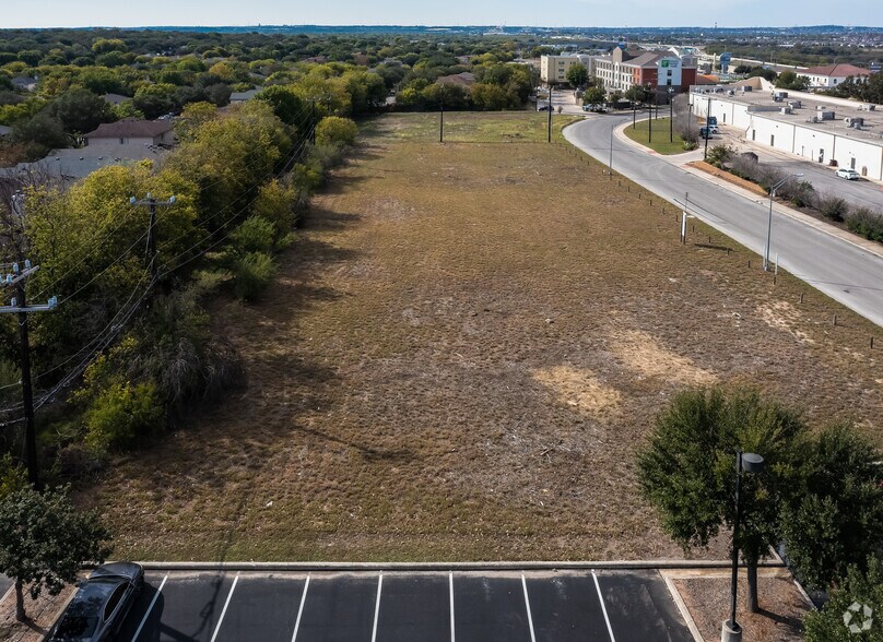 9802 Amelia Pass, San Antonio, TX à vendre - Photo de l’immeuble – Image 2 sur 4