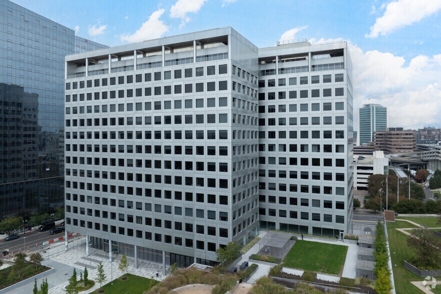 400 Atlantic St, Stamford, CT à louer - Photo de l’immeuble – Image 3 sur 7