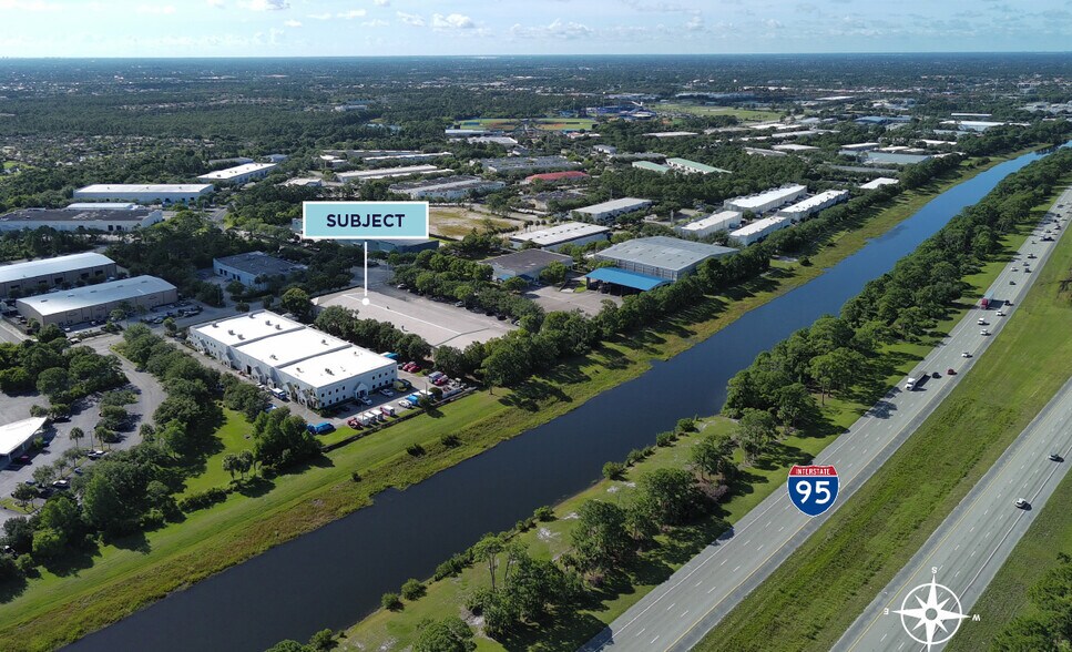 740 NW Enterprise Dr, Port Saint Lucie, FL à louer - Photo de l’immeuble – Image 3 sur 10