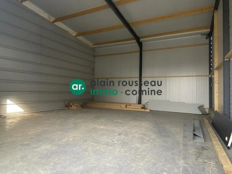 Local d’activités dans Saint-Léger-de-Linières à louer - Photo de l’immeuble – Image 2 sur 3