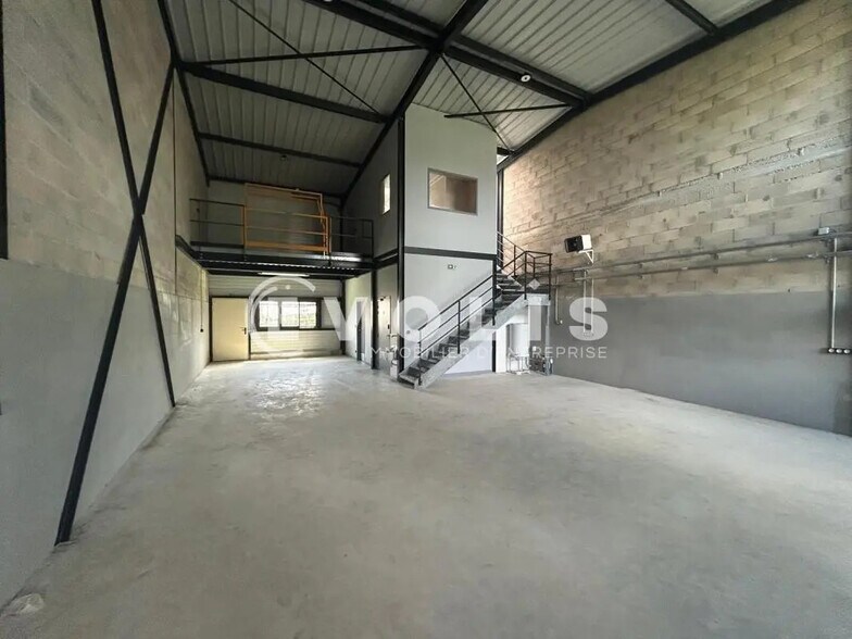 Local d’activités dans Ormoy à louer - Photo intérieure – Image 3 sur 7