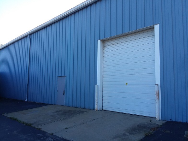 523 Williamson Ave, Youngstown, OH à louer - Photo de l’immeuble – Image 2 sur 5