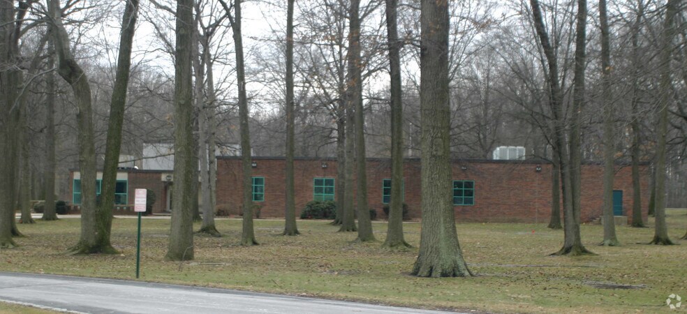 300 Fidelity Plz, North Brunswick, NJ à louer - Photo de l’immeuble – Image 1 sur 3