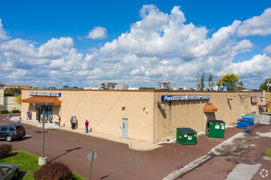 143-145 S Gulph Rd, King Of Prussia, PA à louer - Photo de l’immeuble – Image 3 sur 3