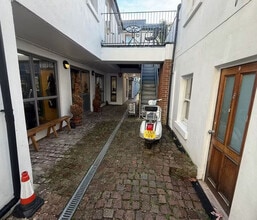 15-16 Trafalgar St, Brighton à louer Photo de l’immeuble– Image 1 sur 3