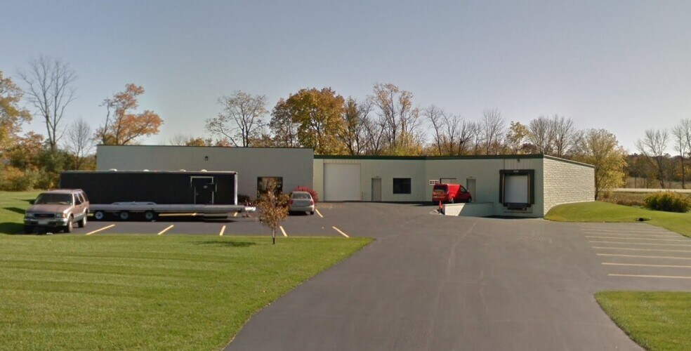 W228S7040 Enterprise Dr, Big Bend, WI à louer - Photo de l’immeuble – Image 2 sur 3