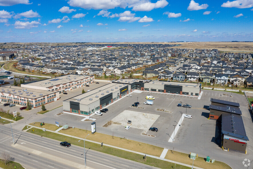 2920 Kingsview Blvd SE, Airdrie, AB à vendre - Aérien – Image 2 sur 5