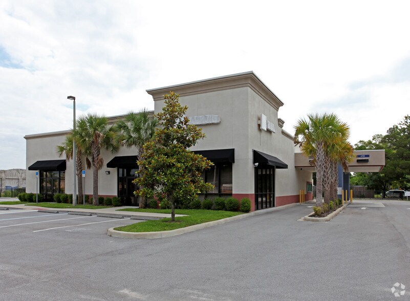 775 N Semoran Blvd, Orlando, FL à vendre - Photo principale – Image 1 sur 8