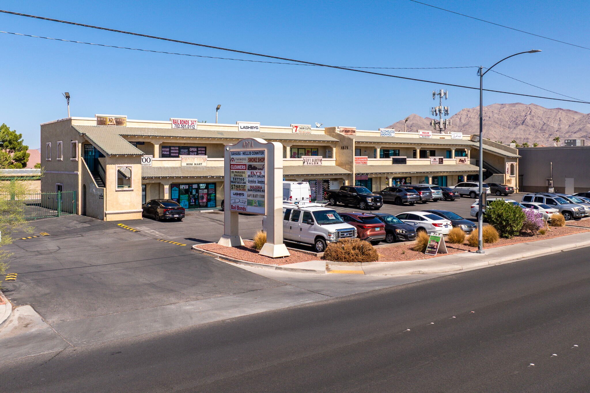 4974 E Sahara Ave, Las Vegas, NV à vendre Photo de l’immeuble– Image 1 sur 11