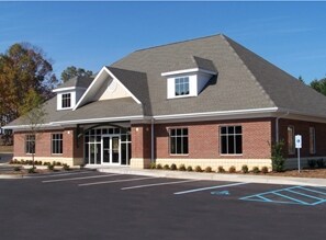 215 Batesville Rd, Simpsonville, SC à louer - Photo de l’immeuble – Image 2 sur 3