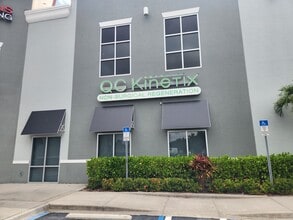 9961 Interstate Commerce Dr, Fort Myers, FL à louer Photo intérieure– Image 1 sur 29