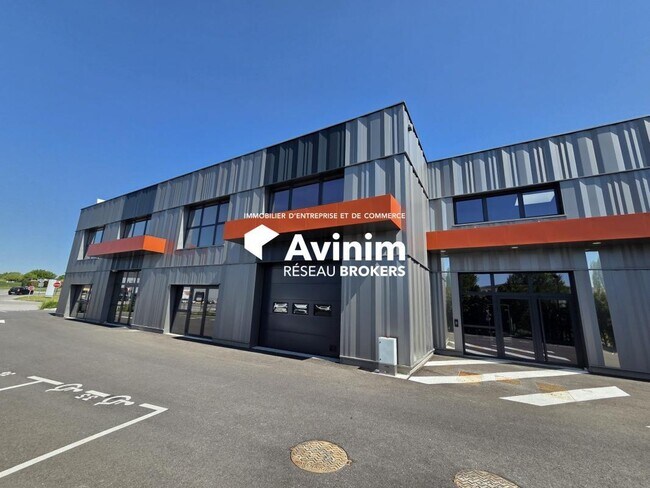 Plus de détails pour Local d’activités à vendre