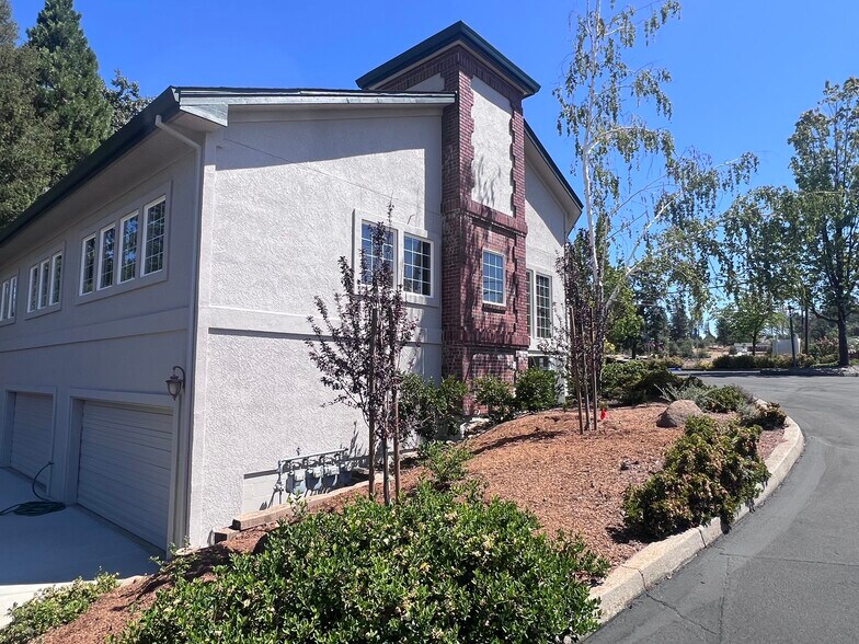 6127 Clark Rd, Paradise, CA à louer - Photo de l’immeuble – Image 3 sur 10