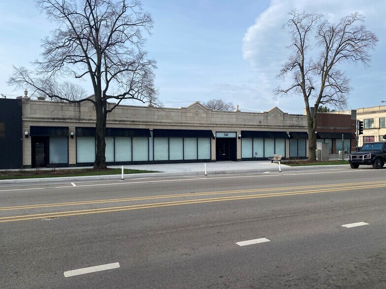 741 Madison St, Oak Park, IL à vendre - Photo de l’immeuble – Image 2 sur 5