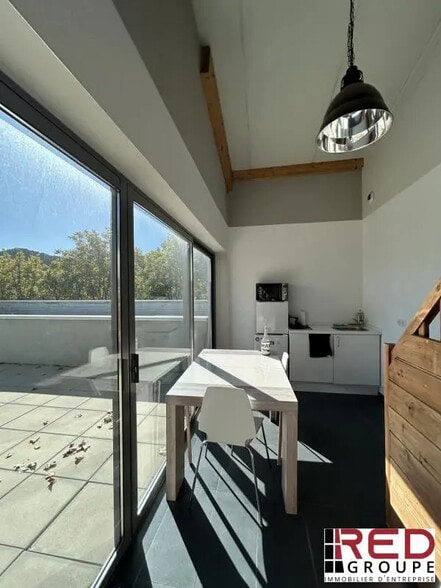 Bureau dans Le Tholonet à louer - Photo intérieure – Image 3 sur 10