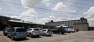 Plus de détails pour 600 Dixon Rd, Toronto, ON - Bureau à louer