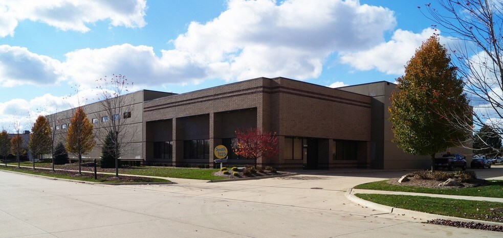 Design Ln, Shelby Township, MI à louer - Photo de l’immeuble – Image 3 sur 5