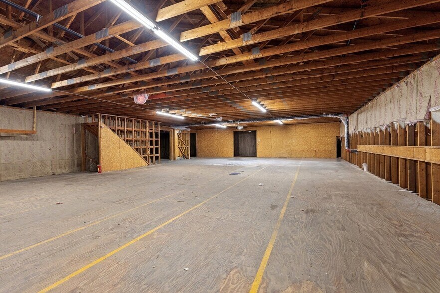 598 Wood Ave, Woonsocket, RI à louer - Photo de l’immeuble – Image 1 sur 8