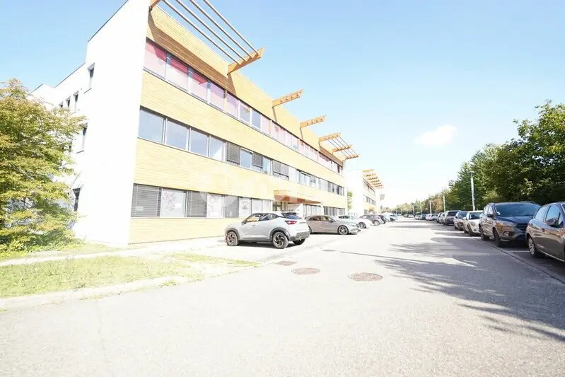 97 Allée Alexandre Borodine, Saint-Priest à louer - Photo de l’immeuble – Image 2 sur 19