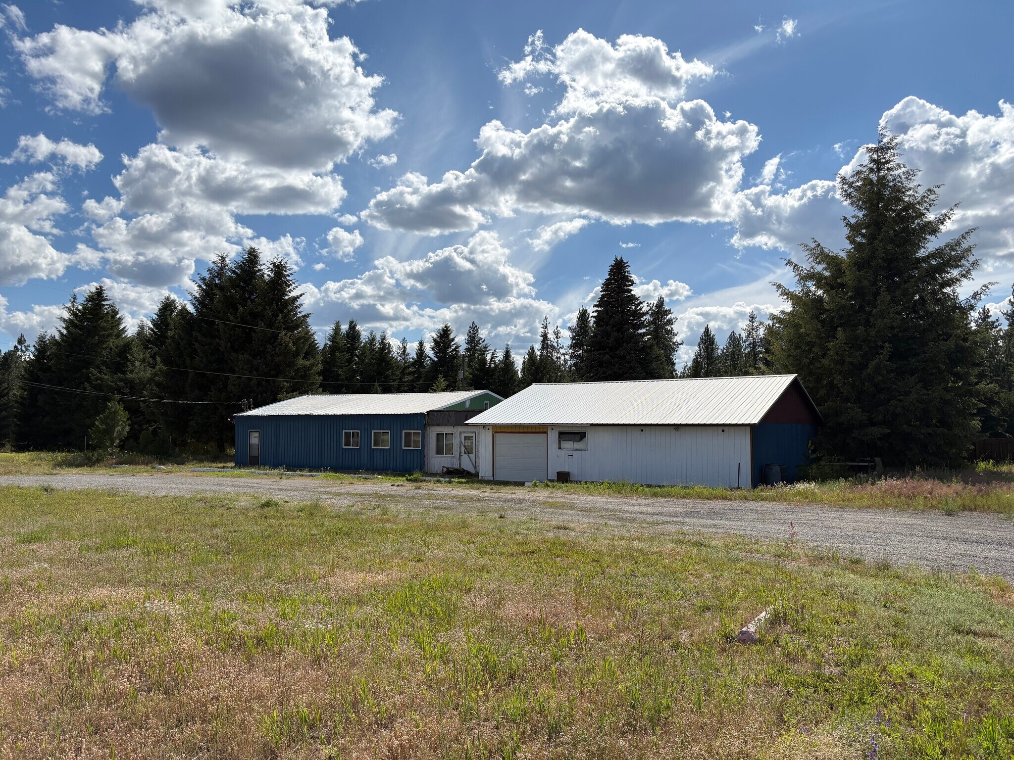 40005-40007 N Newport Hwy, Elk, WA à vendre Photo de l’immeuble– Image 1 sur 2