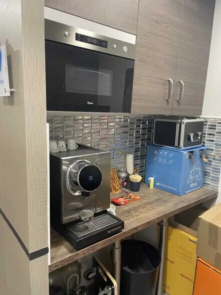 Bureau dans Vineuil-Saint-Firmin à vendre - Photo intérieure – Image 3 sur 7