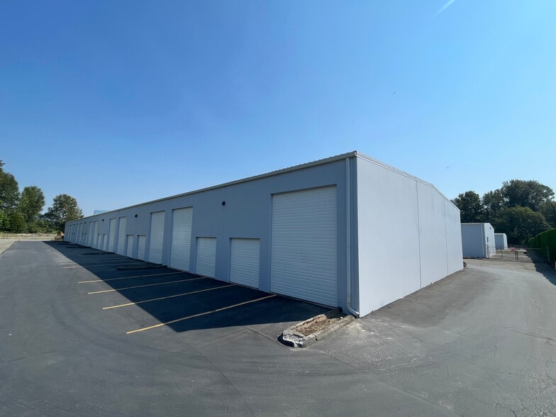 2002 17th St NW, Puyallup, WA à louer - Photo principale – Image 1 sur 3