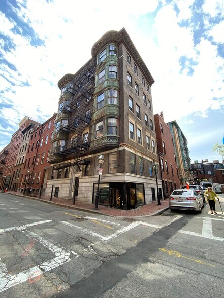 64 Revere St, Boston, MA à vendre - Photo principale – Image 2 sur 12
