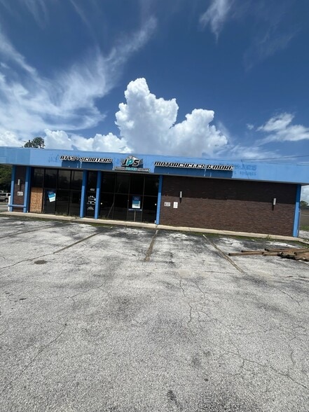 4052 University Blvd S, Jacksonville, FL à louer - Photo de l’immeuble – Image 2 sur 13