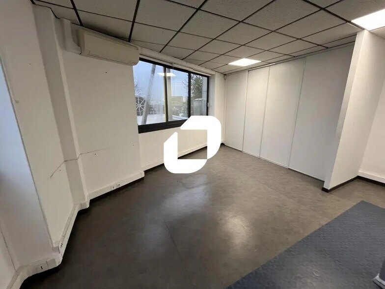 Bureau dans Lens à louer - Photo de l’immeuble – Image 3 sur 13
