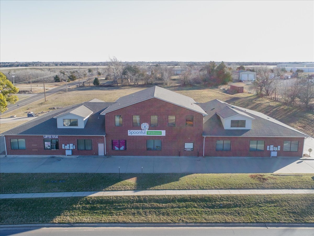 2230 S Division St, Guthrie, OK à louer Photo de l’immeuble– Image 1 sur 28