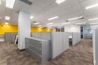 2233 Argentia Rd, Mississauga, ON à louer Photo intérieure– Image 2 sur 7