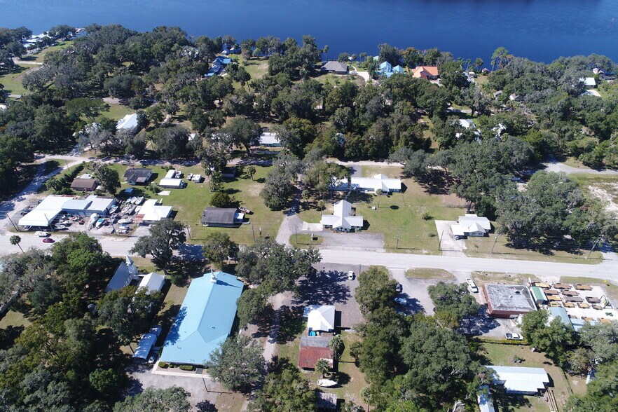 667 3rd Ave, Welaka, FL à vendre - Photo de l’immeuble – Image 3 sur 77