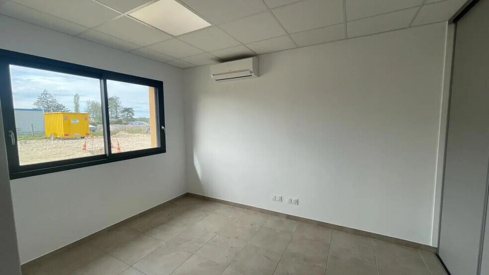 Industriel/Logistique dans Beaupont à louer - Photo intérieure – Image 3 sur 10