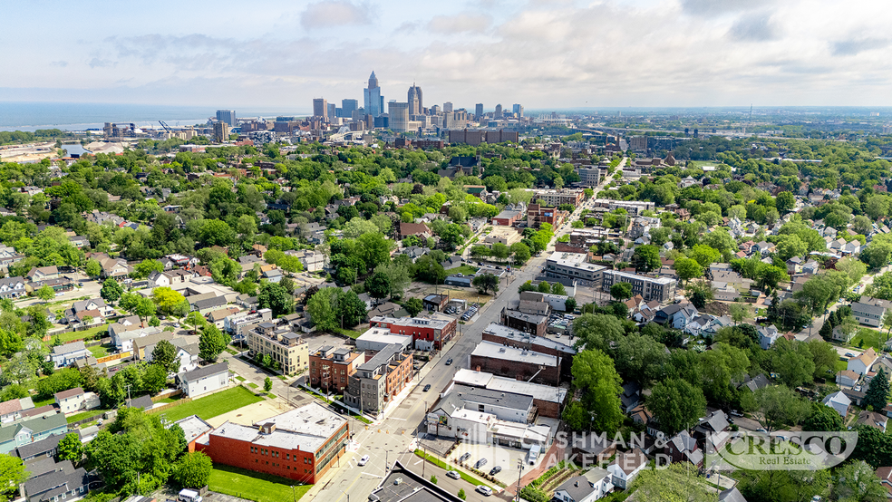 4517 Lorain Ave, Cleveland, OH à louer - Photo de l’immeuble – Image 2 sur 4