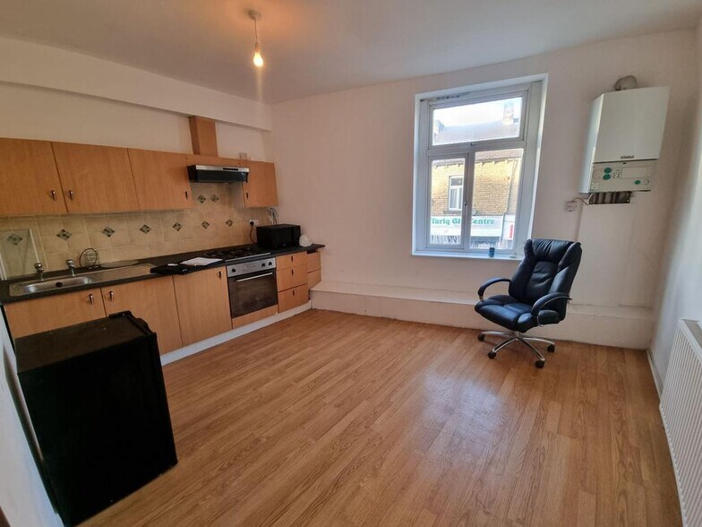 5 Carlisle Rd, Bradford à vendre - Photo de l’immeuble – Image 3 sur 15