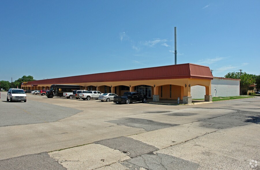 3110-3160 Saturn Rd, Garland, TX à louer - Photo de l’immeuble – Image 2 sur 8