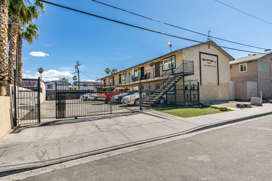 2412 Olive St, Las Vegas, NV à vendre - Photo de l’immeuble – Image 1 sur 8