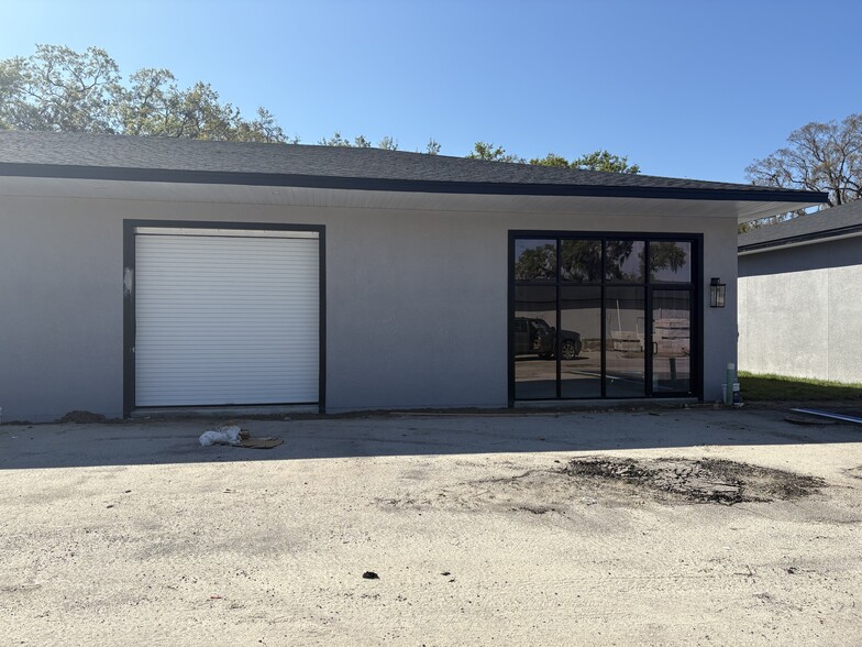 723 Tillman Pl, Plant City, FL à louer - Photo de l’immeuble – Image 3 sur 8