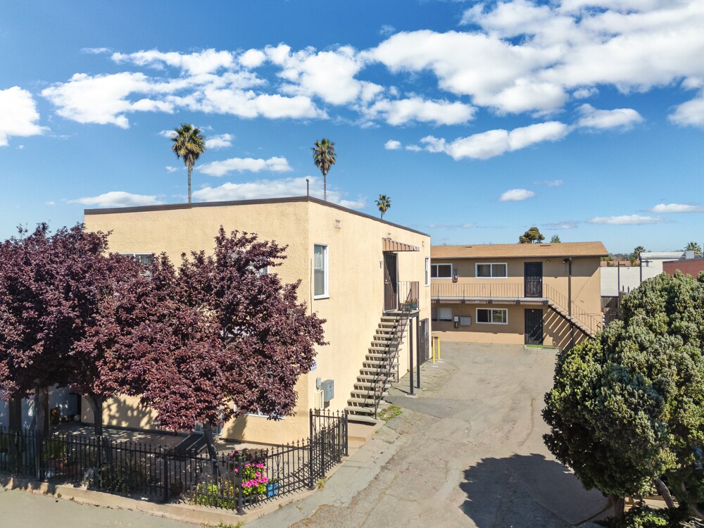 2215 Dover Ave, San Pablo, CA à vendre Photo principale– Image 1 sur 14