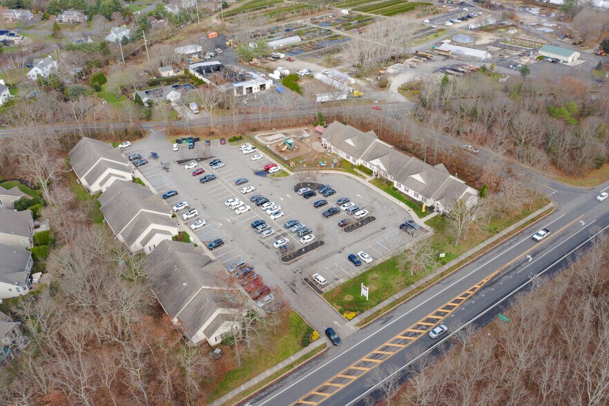5974 Route 25A, Wading River, NY à louer - Photo de l’immeuble – Image 3 sur 11
