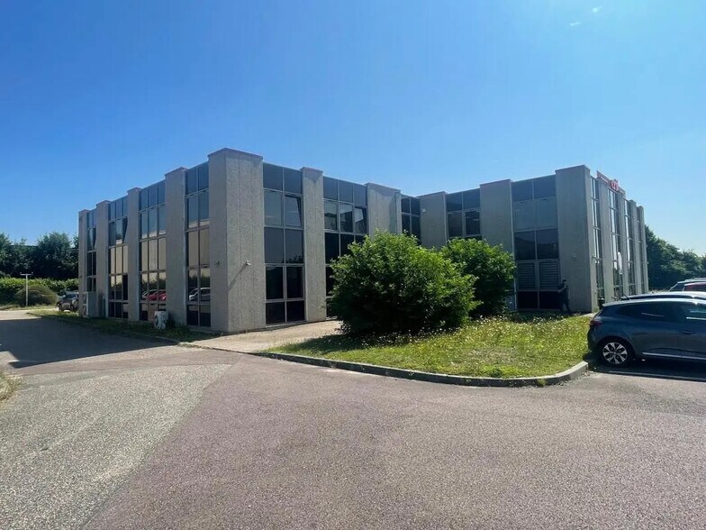 Bureau dans Val-de-Reuil à louer - Photo de l’immeuble – Image 1 sur 7