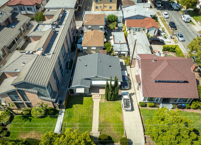 529 Raleigh St, Glendale, CA à vendre - Photo de l’immeuble – Image 2 sur 12