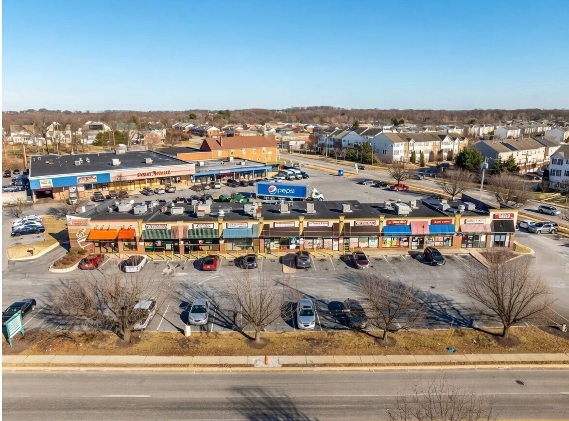 901-915 Middle River Rd, Baltimore, MD à louer Photo principale– Image 1 sur 13