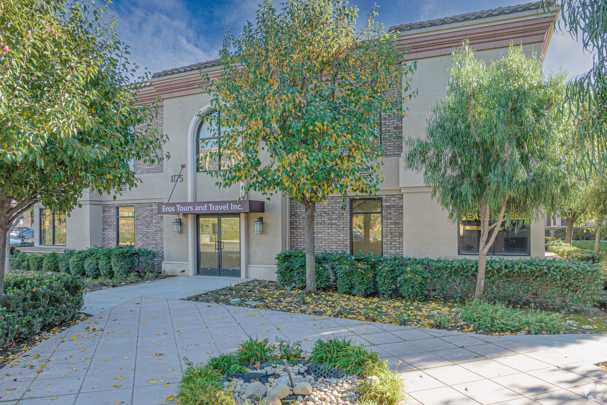 1175 Swallow Ln, Simi Valley, CA à louer Photo principale– Image 1 sur 19