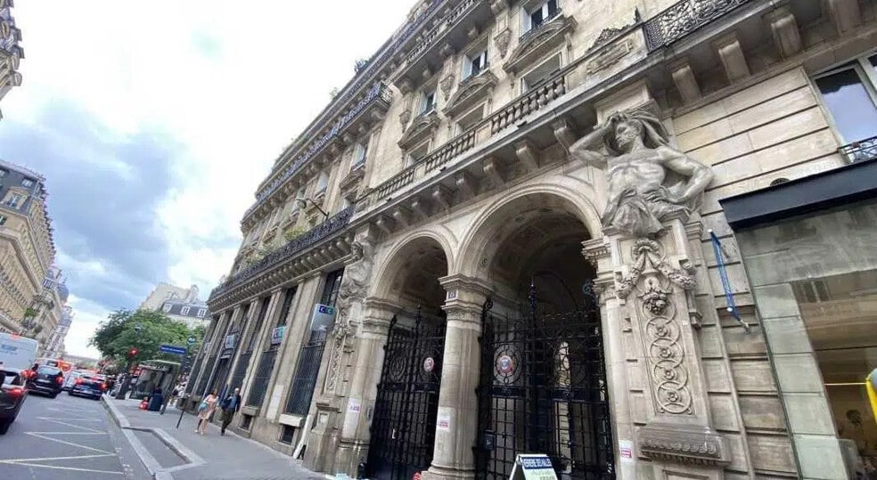 15 Rue Du Louvre, Paris à louer - Photo de l’immeuble – Image 1 sur 11