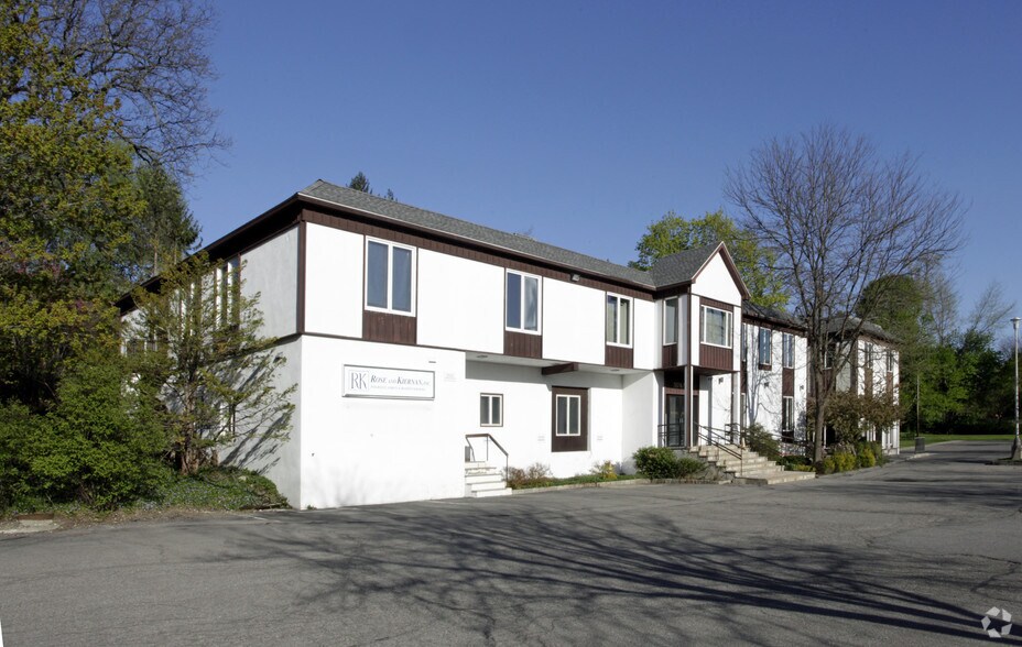 515-527 Route 22, Pawling, NY à vendre - Photo principale – Image 1 sur 42